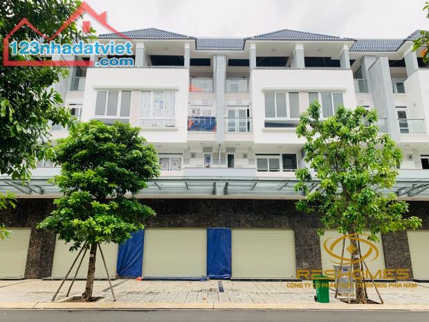 Bán nhà khu Văn Hoa Villas, mặt tiền đường Nguyễn Văn Hoa, phường Thống Nhất giá 13 tỷ