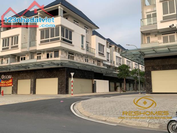 Bán nhà khu Văn Hoa Villas, mặt tiền đường Nguyễn Văn Hoa, phường Thống Nhất giá 13 tỷ - 5