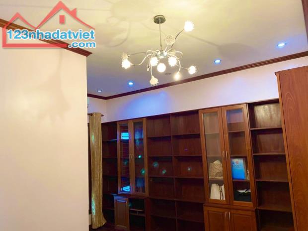 Nhà phân lô – Ô tô – Vỉa hè – Kinh doanh đỉnh – Nguyễn Văn Huyên – 100m2 – 5 tầng 33,5 tỷ - 2