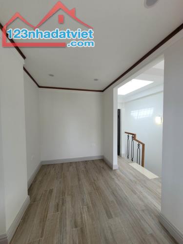 Bán nhà Trương Công Giai – 50m2 – 7 Tầng thang máy – Gara ô tô – Kinh doanh tốt – 15,8 tỷ - 1