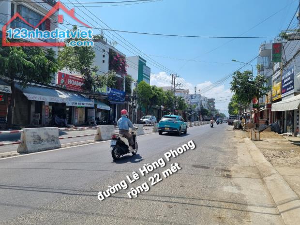 "Bán nhà mặt tiền kinh doanh Lê Hồng Phong, Phước Hải- Nha Trang. Đối diện là khu sân bay