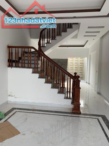 Bán nhà 3 tầng ở thôn Quỳnh Hoàng Nam Sơn An Dương,60 m2, 2 tỷ - 1