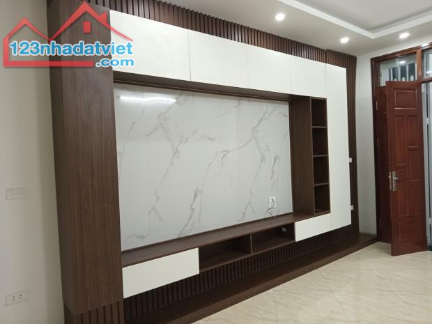 Bán nhà Kim Ngưu , 38m2x5T , 3,3 tỷ, , cách đường lớn 50m , kinh doanh dễ - 1
