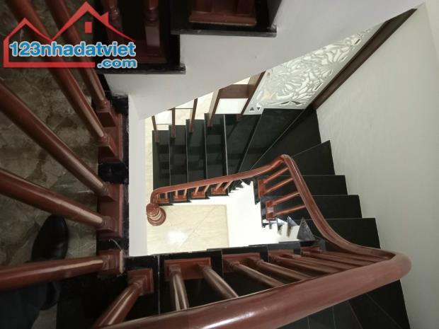 Bán nhà Kim Ngưu , 38m2x5T , 3,3 tỷ, , cách đường lớn 50m , kinh doanh dễ - 2