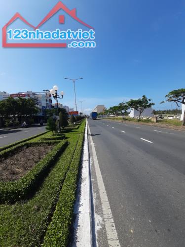 Bán đất mặt tiền Hùng Vương, trung tâm TP Tuy Hòa, 154m²