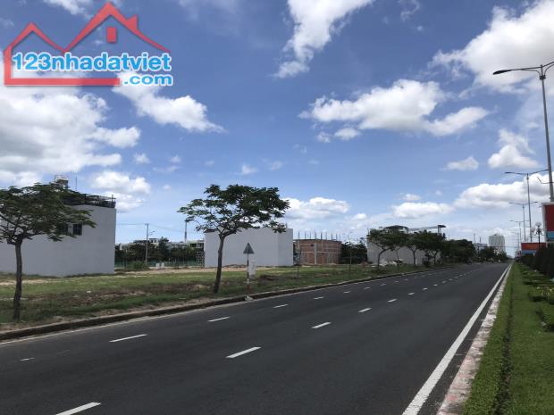 Bán đất mặt tiền Hùng Vương, trung tâm TP Tuy Hòa, 154m² - 3