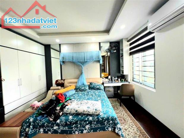 Bán nhà phân lô ngõ 2 Giảng Võ 61m2, xây 5 tầng, mặt tiền 5,6m, view vườn hoa, Giá 23,2 tỷ - 3