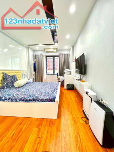 Bán nhà Nghĩa Đô  40m2 – 5 Tầng – Ô tô đỗ cửa – 14 tỷ . - 2