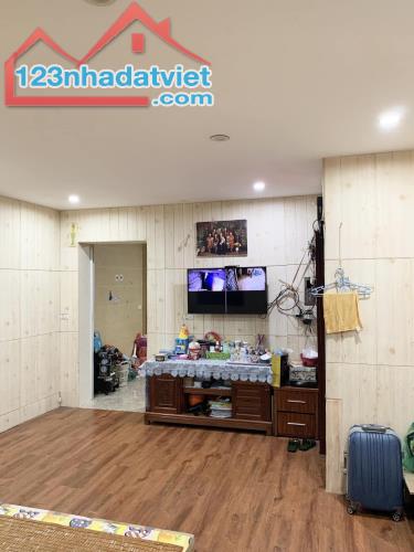 THANG MÁY PHỐ CỔ - Nhà Hàng Giấy 70m*4T chỉ 5.75 tỷ - KINH DOANH ONLINE, HOMESTAY