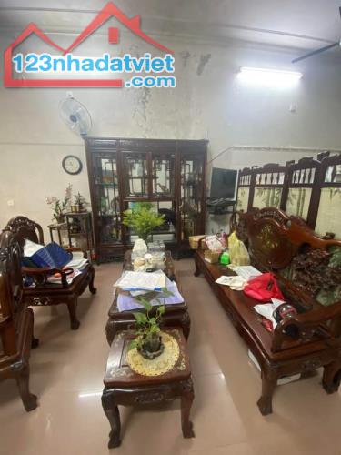 PHÂN LÔ Ô TÔ TRÁNH, KINH DOANH, GẦN PHỐ, SÁT TRUNG KÍNH TO. 0983847920. - 2