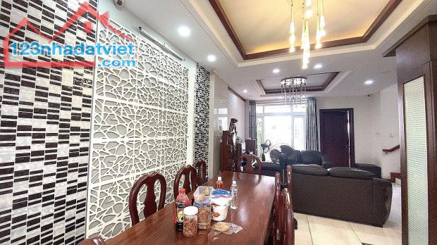 Bình Tân, Cạnh MT ô tô, 108M2 Nhà 5 tầng 7.6m, kinh doanh, giá rẻ, . - 3