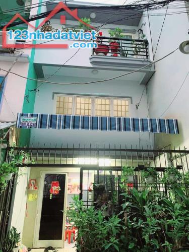 Chủ gửi bán nhà hẻm 19// ĐHT 31 ,Quân 12 giá 2,6 tỷ/24m2 1 trệt 2 lầu sổ riêng