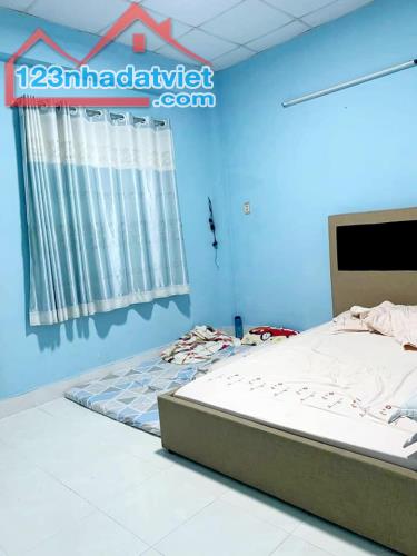 Chủ gửi bán nhà hẻm 19// ĐHT 31 ,Quân 12 giá 2,6 tỷ/24m2 1 trệt 2 lầu sổ riêng - 2