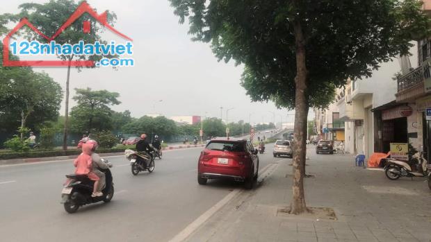 Bán Nhà Mặt Phố Cổ Linh, Long Biên 116m2 MT rộng Giá 25 tỷ - 2