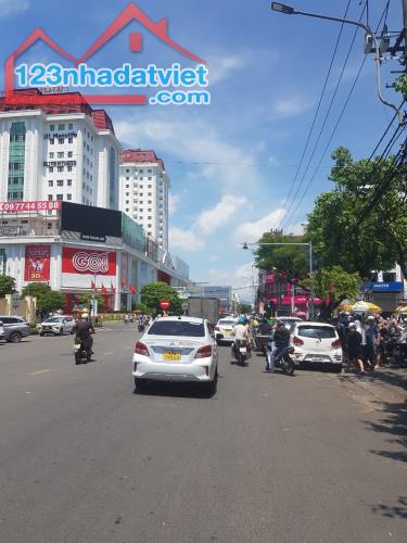 Bán nhà 5 tầng, mặt tiền đường Hùng Vương, Cách chợ Cồn 20m, Vị trí rất đẹp. - 1