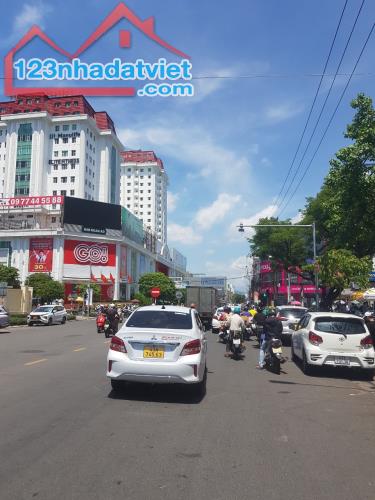 Bán nhà 5 tầng, mặt tiền đường Hùng Vương, Cách chợ Cồn 20m, Vị trí rất đẹp. - 2