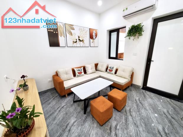 Chớp thời cơ NGAY , Bán nhà Trương Định , 40m2 , chỉ 3,3 tỷ , mặt tiền 4,2m, khu an ninh