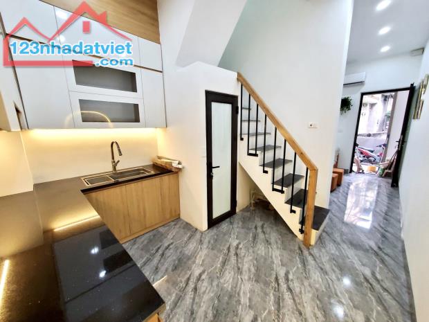 Chớp thời cơ NGAY , Bán nhà Trương Định , 40m2 , chỉ 3,3 tỷ , mặt tiền 4,2m, khu an ninh - 1