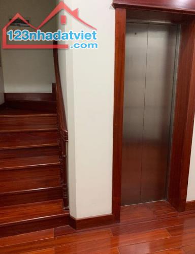 Bán nhà mặt phố Vạn Phúc, Hà Đông, lô góc kinh doanh vô địch chỉ hơn 10 tỷ