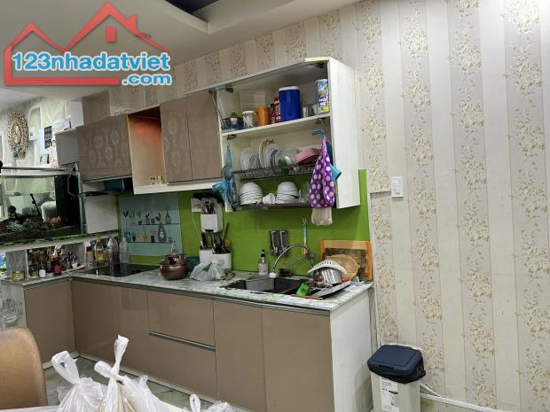 NHÀ HẺM Ô TÔ 7 CHỖ ĐẬU TRƯỚC NHÀ THÍCH QUẢNG ĐỨC 4 TẦNG 72M2 CHỈ NHỈNH 8 TỶ. LH 0967678257 - 2