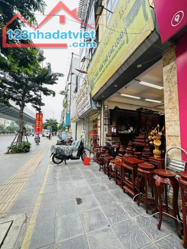 Bán nhà mặt phố Minh Khai. 2 mặt tiền, tiện kinh doanh 3 tầng 49m2 giá 25 tỷ