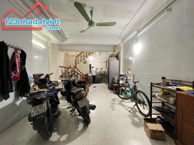 Bán nhà mặt ngõ kinh doanh Trần Duy Hưng Cầu Giấy 40 m2 5 tầng, 4,5 tỷ Lh 0915229868 - 2