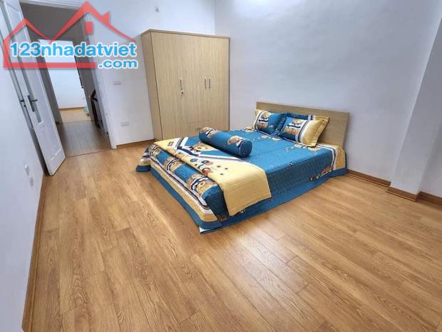 Bán Nhà Hoàng Mai, Trương Định, 52m 6 phòng, 4 Tỷ - 2