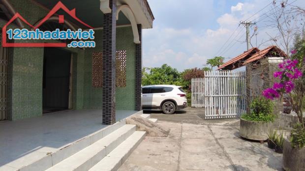 Bán nhà vườn 35x58m(1.845m2) xã Đức Hòa Thượng Đức Hòa Long An giá 9 tỷ Lh: 0949 861 287 - 4