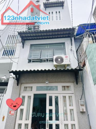 Chủ gửi bán gấp nhà Q.Tân Phú đường Lê Cảnh Tuân 2,5 tỷ /23m2 2 lầu sổ riêng