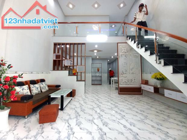 BÁN RẺ NHÀ ĐẤT LONG BÌNH 1TRỆT 1LẦU MỚI ĐẸP, ĐƯỜNG OTO GẦN CHỢ ĐIỀU