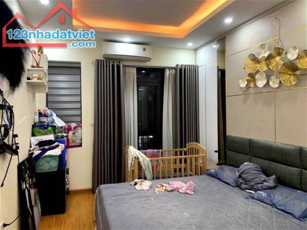 Bán nhà Phân lô Lương Thế Vinh, DT 43m x 5 tầng. Giá 6,2 tỷ. LH: 0964769634 - 2