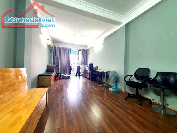 Bán nhà mặt phố KIM ĐỒNG, 82m2, 5 tầng, MT 4m, vỉa hè 5m, gần ngã tư GIÁP BÁT, Giá 17,8 tỷ - 2