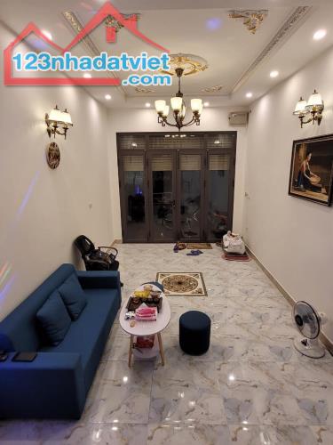 Bán nhà Đại Mỗ,Từ Liêm,ngõ nông thẳng tắp,3 bước ra oto,dân xây,gần Aeon Mail, 32m*4T*5.tỷ