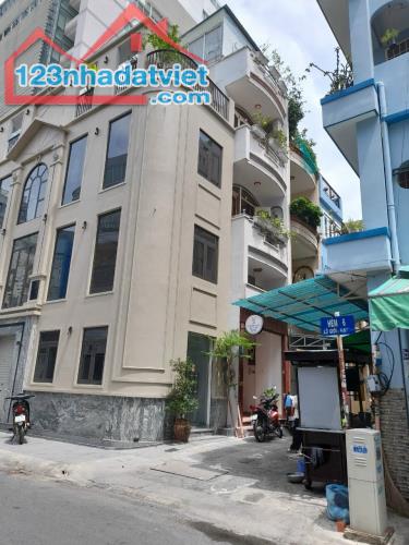 Rẻ nhất nhà đường Nguyễn Văn Thủ, P. ĐK, Q1. DT: 4,2 x 20m, trệt, lửng, 3 tầng. Bán 17 tỷ