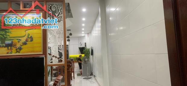 Bán gấp nhà 60m x 4 tầng mới đẹp - tự xây chắc chắn - 3 mặt thoáng - ngõ 276 Đại Từ - 1