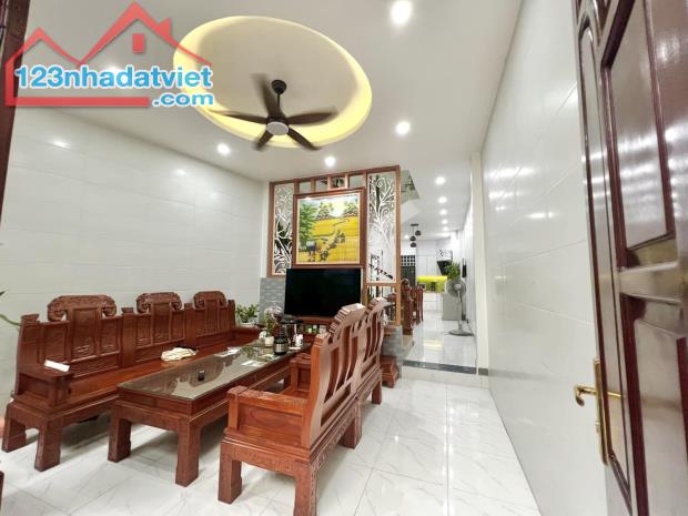 Bán gấp nhà 60m x 4 tầng mới đẹp - tự xây chắc chắn - 3 mặt thoáng - ngõ 276 Đại Từ - 2