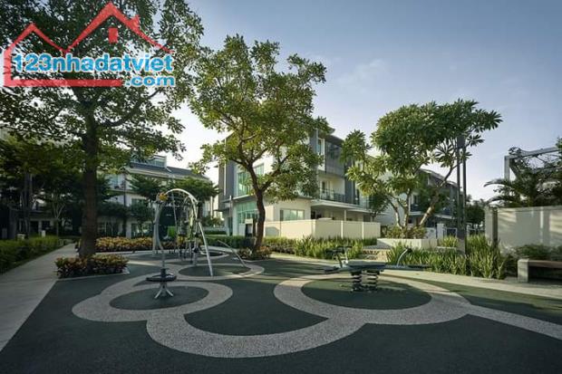 BÁN GẤP BIỆT THỰ NHÀ VƯỜN Nadyne Park City. MB 240M². Chào 39 tỷ.