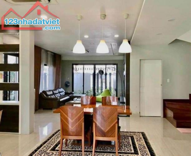 Bán biệt thự Ngô GIa Tự Đằng Lâm  242 M xây 3 Tầng Hải An - 2