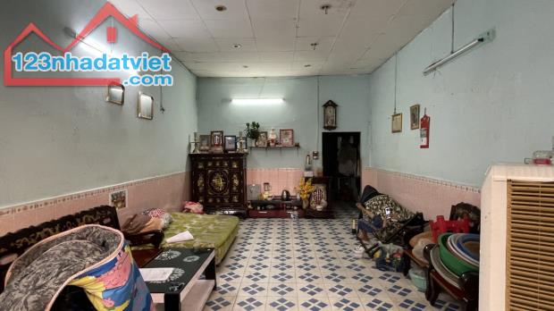 Chính Chủ Cần Bán Gấp Nhà Mặt Tiền Đường Hoàng Sa, Quận 3, 58m2, Ngang 13m, Dài 6,5m.