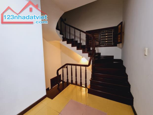 Bán nhà Nghĩa Đô – 67m2 – Mặt tiền 6m – ô tô đỗ cửa – 12,3 tỷ .