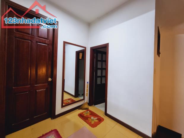 Bán nhà Nghĩa Đô – 67m2 – Mặt tiền 6m – ô tô đỗ cửa – 12,3 tỷ . - 1