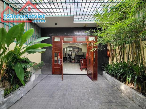 Bán nhà đẹp 4 lầu khu VIP Phan Văn Trị P7 100m2 ngang 5m KD đỉnh có thang máy 14.8 tỷ.