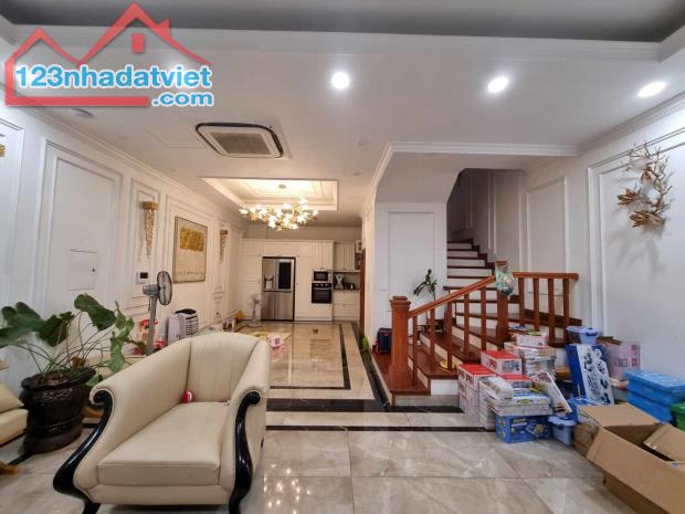 Hoàng Quốc Việt – Cầu Giấy – 70m2 – Mặt tiền 7m – Lô góc – ô tô – Kinh doanh – 12,3 tỷ .