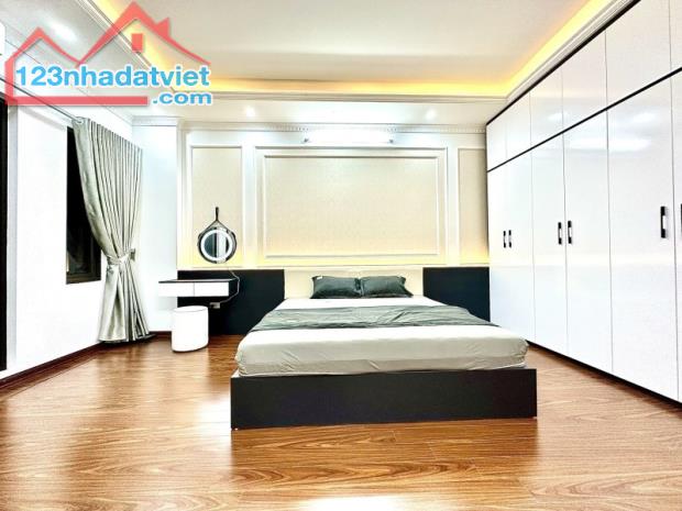 Bán nhà mới đẹp Đón Tết Pháo Đài Láng Đống Đa 35m x5t, mt 3,8m. Giá ,5,9 tỷ.