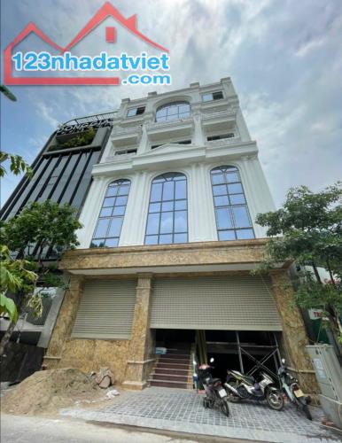 Bán tòa nhà Building mặt phố Hoàng Ngân Dt 360m2 x 9 tầng, Mt 12.5m. Giá 210 tỷ