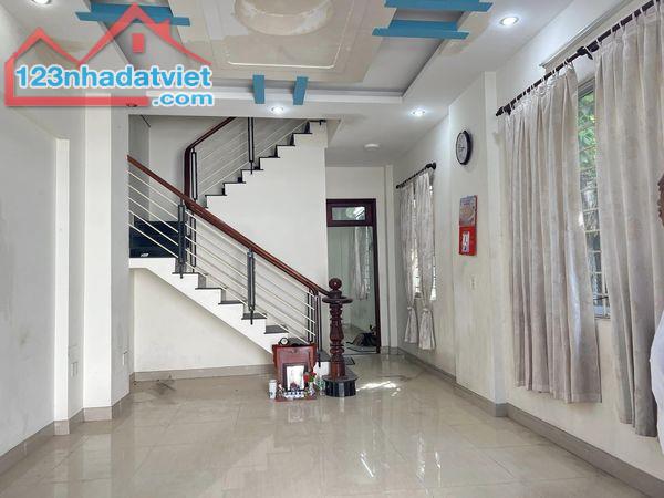 NHÀ HẺM Ô TÔ TRẦN HUY LIỆU GẦN 60M2, NGANG 4.3M, NỞ HẬU, 3PN, NHỈNH 9 TỶ. LH 0905699000