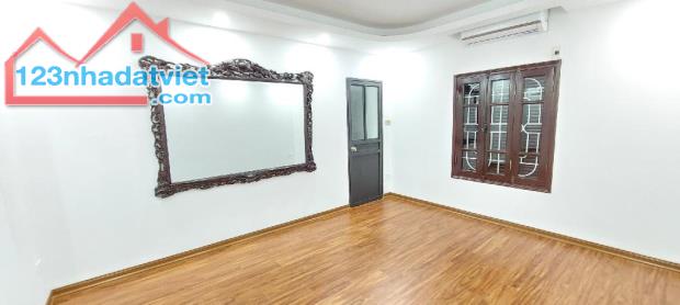 Bán tập thể Vĩnh Hồ, tầng 4, 75 m2, 2.32 tỷ. - 2