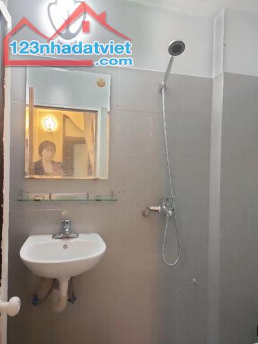 Bán nhà phố Đại La 30m2*4 tầng, MT 5m, giá 2.88 tỷ - 3