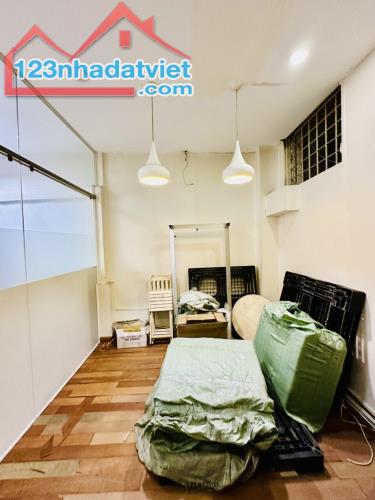 Nhà Mặt Tiền Kinh Doanh Đường Võ Văn Kiệt, Phường Nguyễn Thái Bình, Quận 1, 72m2, Ngang 4m