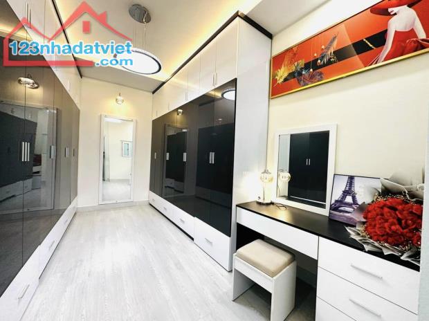 NHÀ ĐẸP ĐÓN TẾT - ĐƯỜNG 8M GẦN CHỢ MINH PHÁT QUẬN 12 - 4 TẦNG, NỘI THẤT CAO CẤP, VÀO Ở - 2